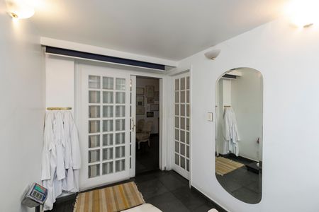 Casa à venda com 284m², 4 quartos e 4 vagas Casa à venda com 284m², 4 quartos e 4 vagasQuarto 2