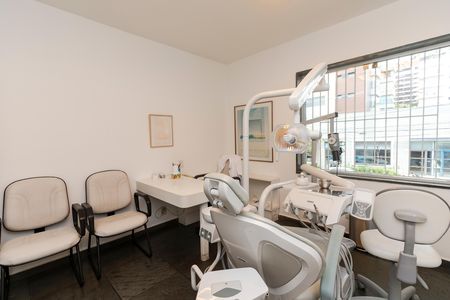Casa à venda com 284m², 4 quartos e 4 vagas Casa à venda com 284m², 4 quartos e 4 vagasQuarto 4