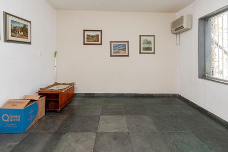 Casa à venda com 284m², 4 quartos e 4 vagas Casa à venda com 284m², 4 quartos e 4 vagasQuarto 3