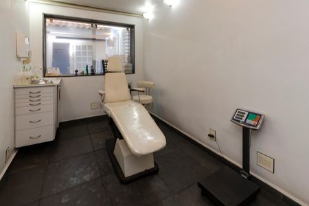 Casa à venda com 284m², 4 quartos e 4 vagas Casa à venda com 284m², 4 quartos e 4 vagasQuarto 2