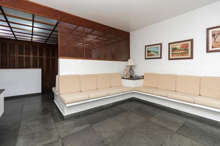 Casa à venda com 284m², 4 quartos e 4 vagas Casa à venda com 284m², 4 quartos e 4 vagasSala 1