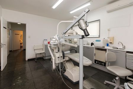 Casa à venda com 284m², 4 quartos e 4 vagas Casa à venda com 284m², 4 quartos e 4 vagasQuarto 1