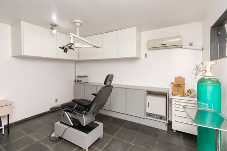 Casa à venda com 284m², 4 quartos e 4 vagas Casa à venda com 284m², 4 quartos e 4 vagasCozinha