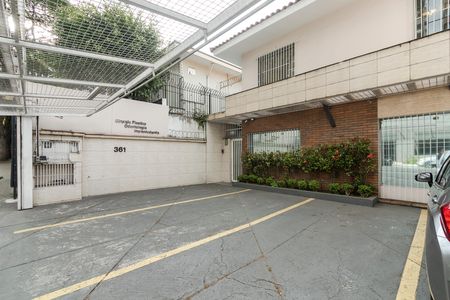 Casa à venda com 284m², 4 quartos e 4 vagas Casa à venda com 284m², 4 quartos e 4 vagasGaragem
