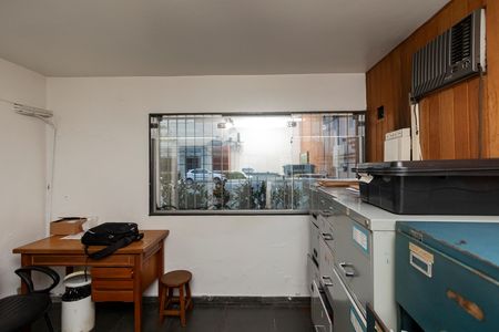 Casa à venda com 284m², 4 quartos e 4 vagas Casa à venda com 284m², 4 quartos e 4 vagasSala 2
