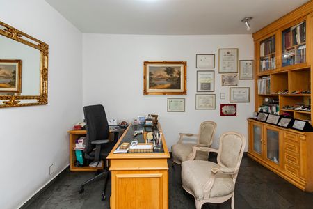 Casa à venda com 284m², 4 quartos e 4 vagas Casa à venda com 284m², 4 quartos e 4 vagasQuarto 2