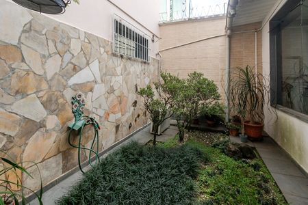 Casa à venda com 284m², 4 quartos e 4 vagas Casa à venda com 284m², 4 quartos e 4 vagasJardim de Inverno