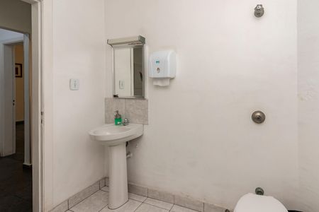 Casa à venda com 284m², 4 quartos e 4 vagas Casa à venda com 284m², 4 quartos e 4 vagasBanheiro