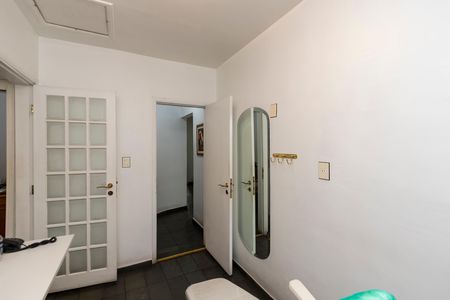 Casa à venda com 284m², 4 quartos e 4 vagas Casa à venda com 284m², 4 quartos e 4 vagasQuarto 2