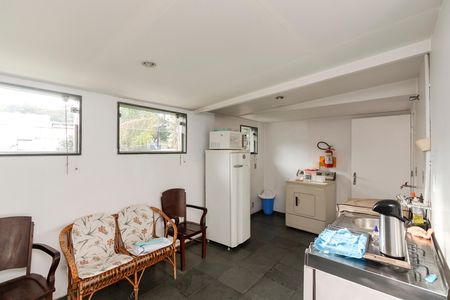 Casa à venda com 284m², 4 quartos e 4 vagas Casa à venda com 284m², 4 quartos e 4 vagasÁrea de Serviço