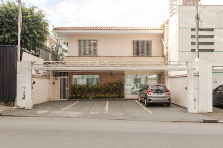 Casa à venda com 284m², 4 quartos e 4 vagas Casa à venda com 284m², 4 quartos e 4 vagasFachada