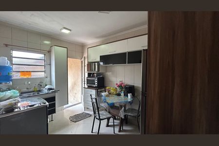 Casa para alugar com 175m², 2 quartos e 2 vagas Casa para alugar com 175m², 2 quartos e 2 vagasCozinha