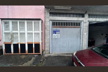 Casa para alugar com 175m², 2 quartos e 2 vagas Casa para alugar com 175m², 2 quartos e 2 vagasFachada