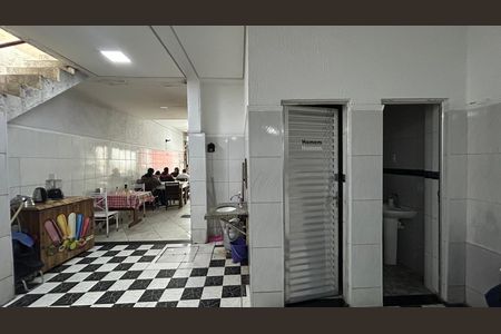 Casa para alugar com 175m², 2 quartos e 2 vagas Casa para alugar com 175m², 2 quartos e 2 vagasGaragem e Galpão