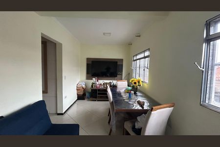 Casa para alugar com 175m², 2 quartos e 2 vagas Casa para alugar com 175m², 2 quartos e 2 vagasSala