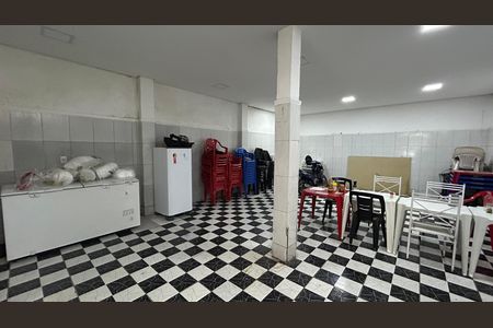 Casa para alugar com 175m², 2 quartos e 2 vagas Casa para alugar com 175m², 2 quartos e 2 vagasGaragem e Galpão