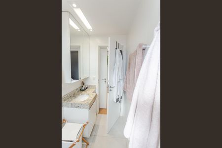 Apartamento para alugar com 64m², 2 quartos e 2 vagas Apartamento para alugar com 64m², 2 quartos e 2 vagasBanheiro da Suíte