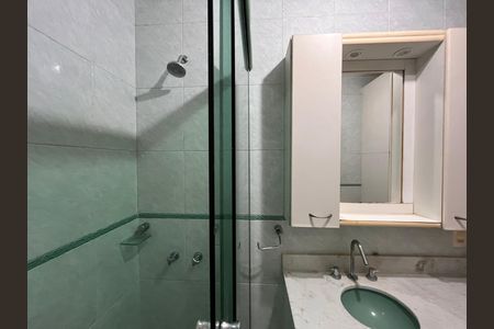 Apartamento para alugar com 57m², 1 quarto e sem vagaBanheiro 