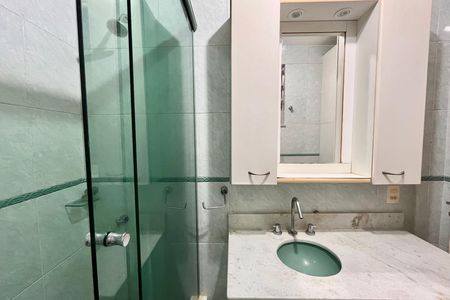 Apartamento para alugar com 57m², 1 quarto e sem vagaBanheiro 