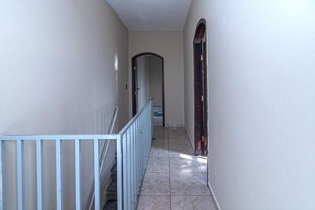 Casa para alugar com 40m², 2 quartos e 1 vaga Casa para alugar com 40m², 2 quartos e 1 vagacorredor para os cômodos