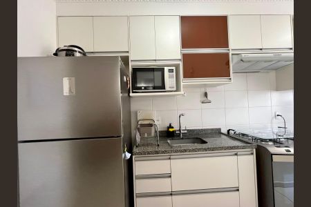 Apartamento à venda com 60m², 3 quartos e 2 vagas Apartamento à venda com 60m², 3 quartos e 2 vagasCozinha e Área de Serviço
