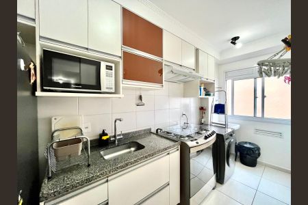 Apartamento à venda com 60m², 3 quartos e 2 vagas Apartamento à venda com 60m², 3 quartos e 2 vagasCozinha e Área de Serviço