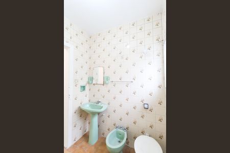 Casa à venda com 111m², 2 quartos e 2 vagas Casa à venda com 111m², 2 quartos e 2 vagasBanheiro