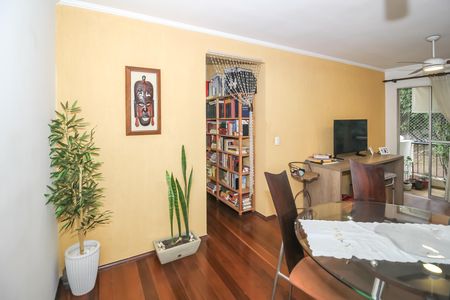 Sala de apartamento à venda com 2 quartos, 56m² em Alto de Pinheiros, São Paulo