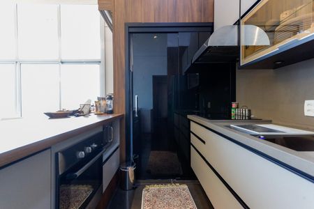 Cozinha de apartamento para alugar com 2 quartos, 128m² em Cerqueira César, São Paulo