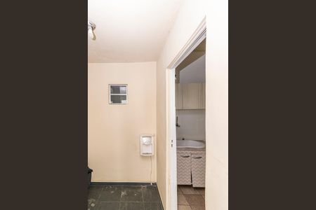Casa à venda com 560m², 5 quartos e 6 vagasCasa fundos - Varanda