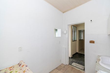 Casa à venda com 560m², 5 quartos e 6 vagasCasa fundos - Cozinha