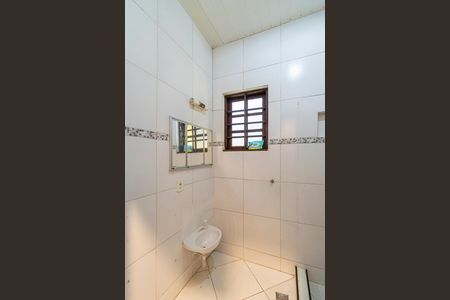 Casa à venda com 560m², 5 quartos e 6 vagasCasa frente - Banheiro