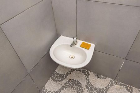 Casa à venda com 560m², 5 quartos e 6 vagasSuíte Extra Reversível - Banheiro