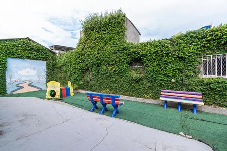 Casa à venda com 560m², 5 quartos e 6 vagasVaranda