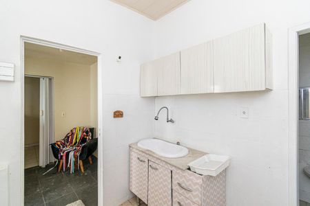 Casa à venda com 560m², 5 quartos e 6 vagasCasa fundos - Cozinha