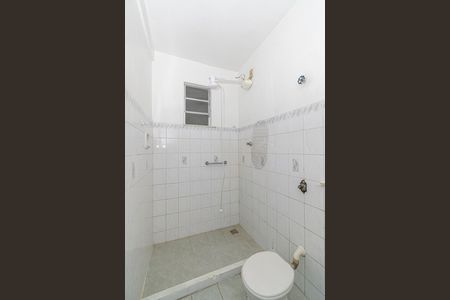 Casa à venda com 560m², 5 quartos e 6 vagasCasa fundos - Banheiro Social