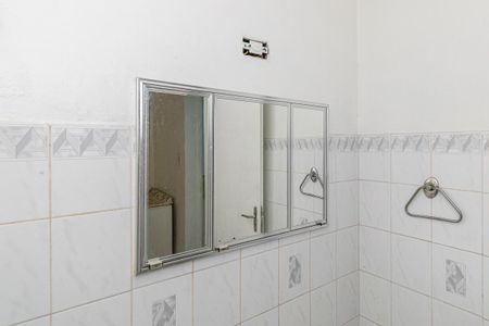 Casa à venda com 560m², 5 quartos e 6 vagasCasa fundos - Banheiro Social