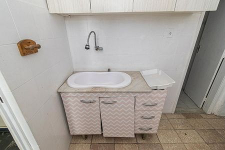 Casa à venda com 560m², 5 quartos e 6 vagasCasa fundos - Cozinha