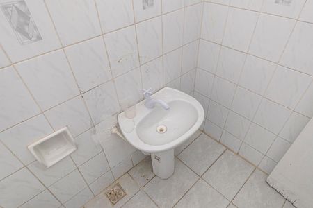 Casa à venda com 560m², 5 quartos e 6 vagasCasa fundos - Banheiro Social