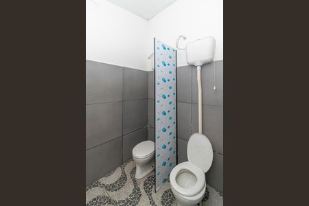 Casa à venda com 560m², 5 quartos e 6 vagasSuíte Extra Reversível - Banheiro