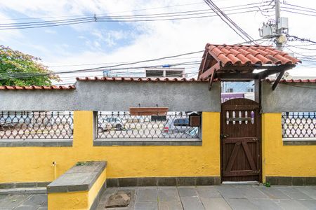 Casa à venda com 560m², 5 quartos e 6 vagasCasa frente - Vista da Sala