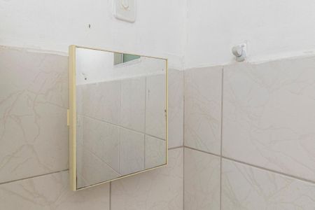 Casa à venda com 560m², 5 quartos e 6 vagasCasa fundos - Banheiro da Suíte