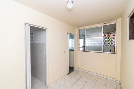 Casa à venda com 560m², 5 quartos e 6 vagasCasa fundos - Suíte