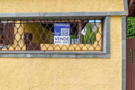Casa à venda com 560m², 5 quartos e 6 vagasPlaca