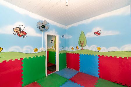 Casa à venda com 560m², 5 quartos e 6 vagasCasa fundos - Quarto 1