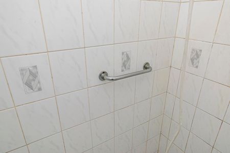 Casa à venda com 560m², 5 quartos e 6 vagasCasa fundos - Banheiro Social