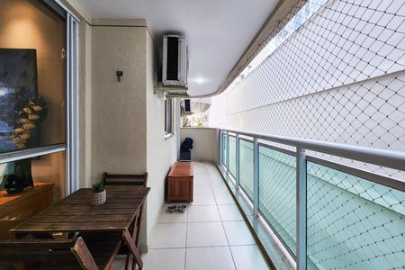Apartamento à venda com 78m², 2 quartos e 1 vaga Apartamento à venda com 78m², 2 quartos e 1 vagaVaranda