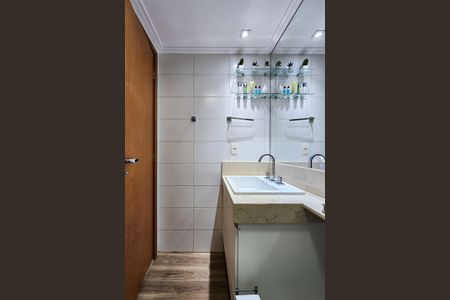 Apartamento à venda com 78m², 2 quartos e 1 vaga Apartamento à venda com 78m², 2 quartos e 1 vagaBanheiro Social