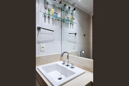 Apartamento à venda com 78m², 2 quartos e 1 vaga Apartamento à venda com 78m², 2 quartos e 1 vagaBanheiro Social