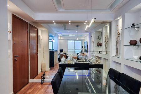 Apartamento à venda com 78m², 2 quartos e 1 vaga Apartamento à venda com 78m², 2 quartos e 1 vagaSala